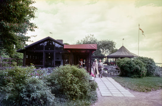 KAIVOPUISTO 1977: Café Ursula - T-paita