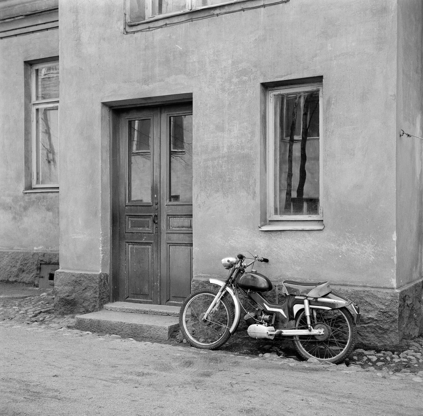 ULLANLINNA 1968: "Sisäpihan mopo" - T-Paita